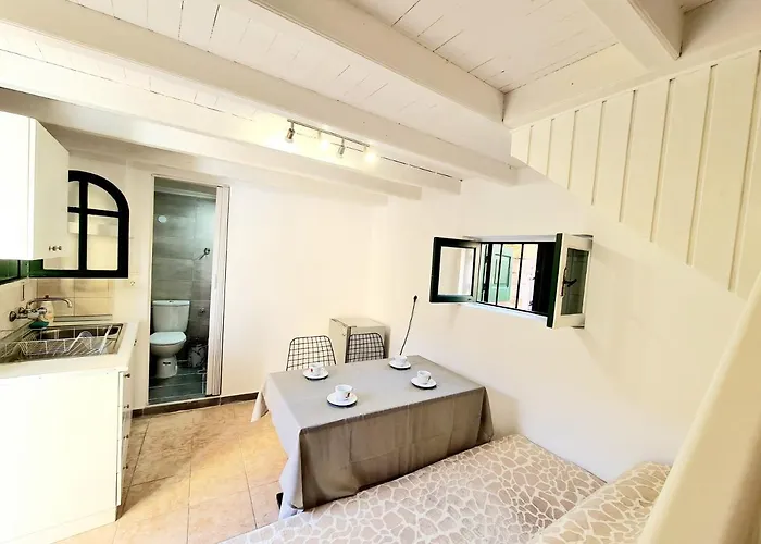 Piccolo Modern Old Town *