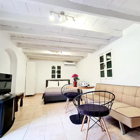 Piccolo Modern Old Town *