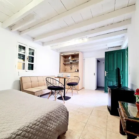 Piccolo Modern Old Town *