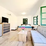 شقة Piccolo Modern Old Town